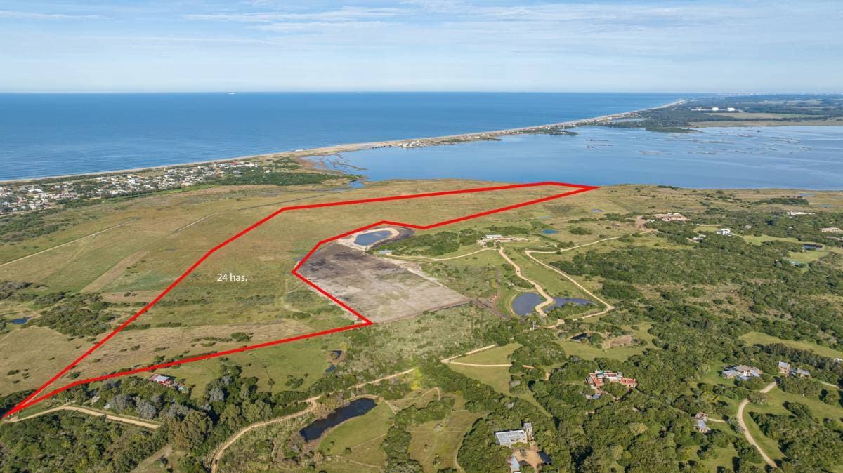 Chacra/lote en venta de 24 Has. con vista al mar sobre Laguna José Ignacio (Imagen número 1)