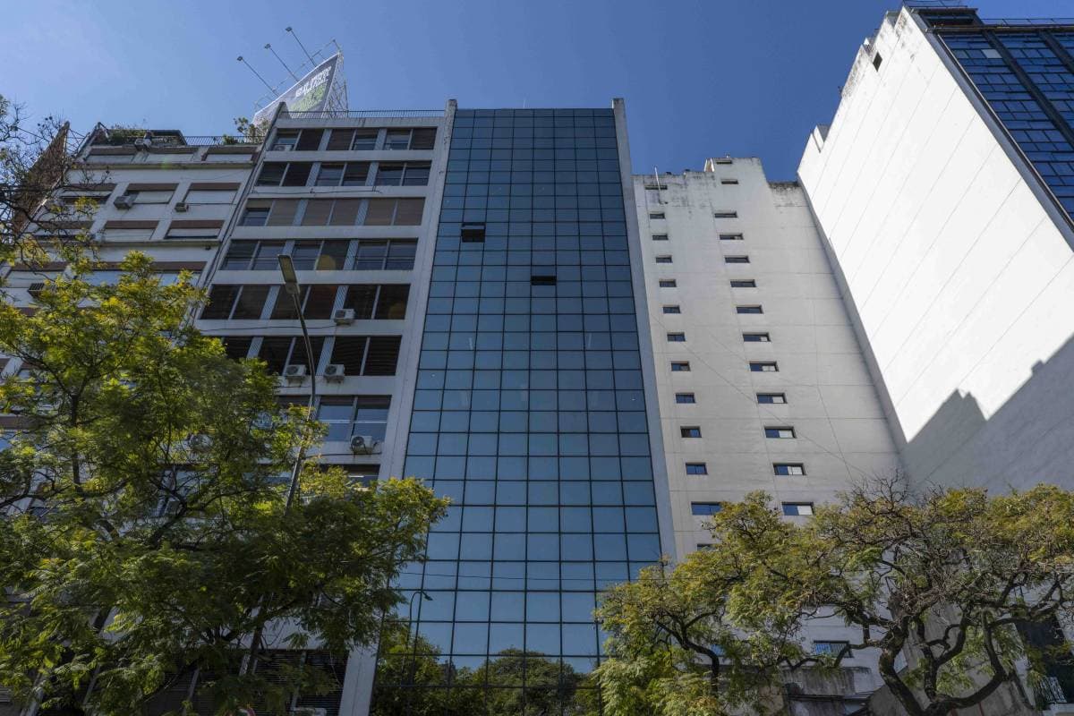 Impecable oficina en venta totalmente amoblada (Imagen número 1)