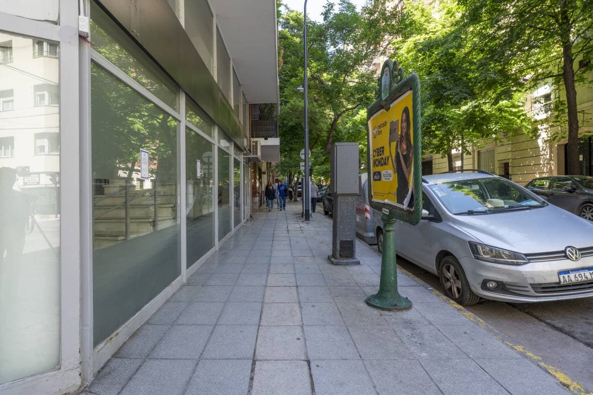 Local comercial en esquina – Quintana y Parera, Recoleta (Imagen número 3)