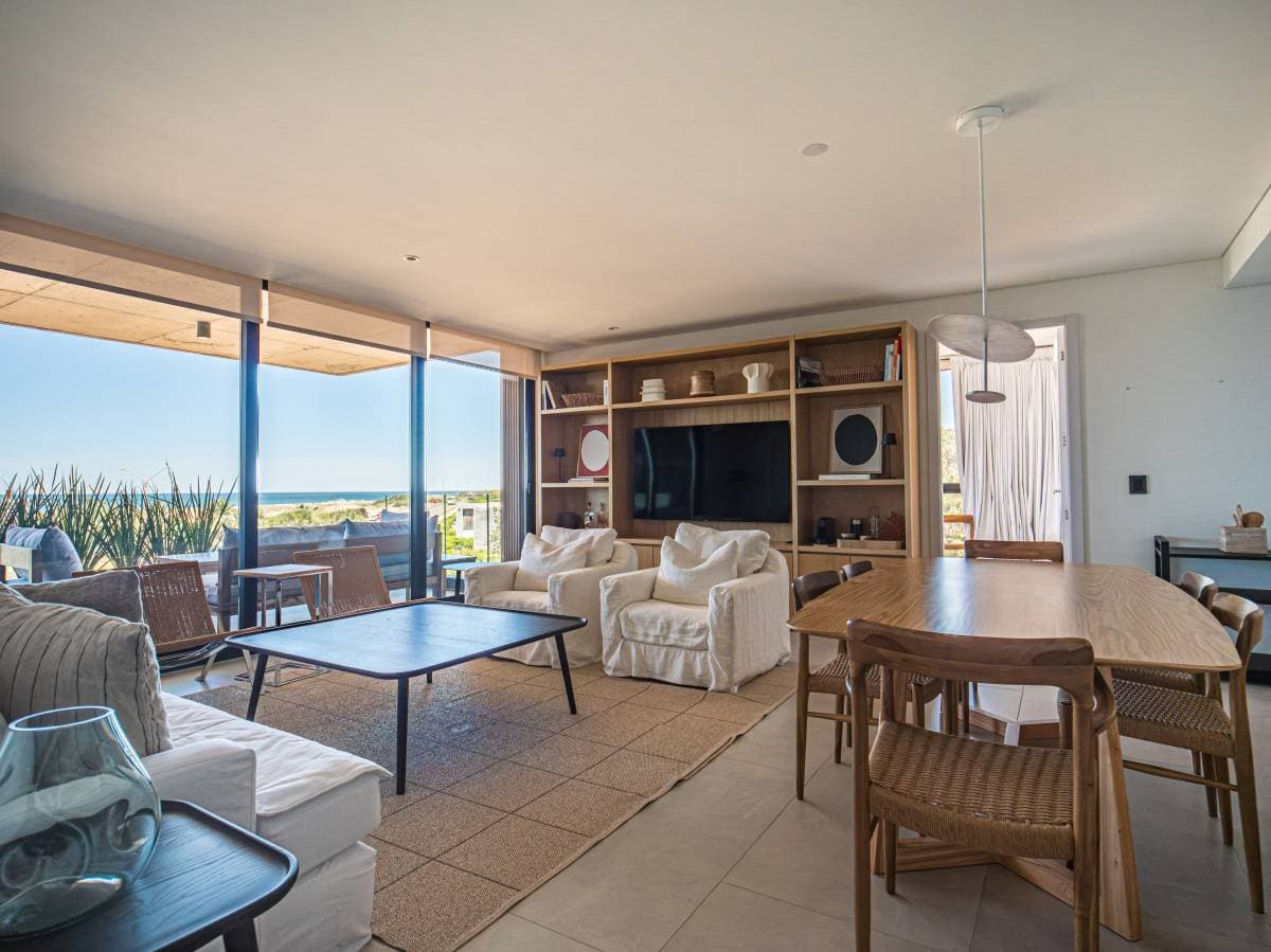 Departamento en alquiler en Manantiales de 3 dormitorios (Imagen número 1)