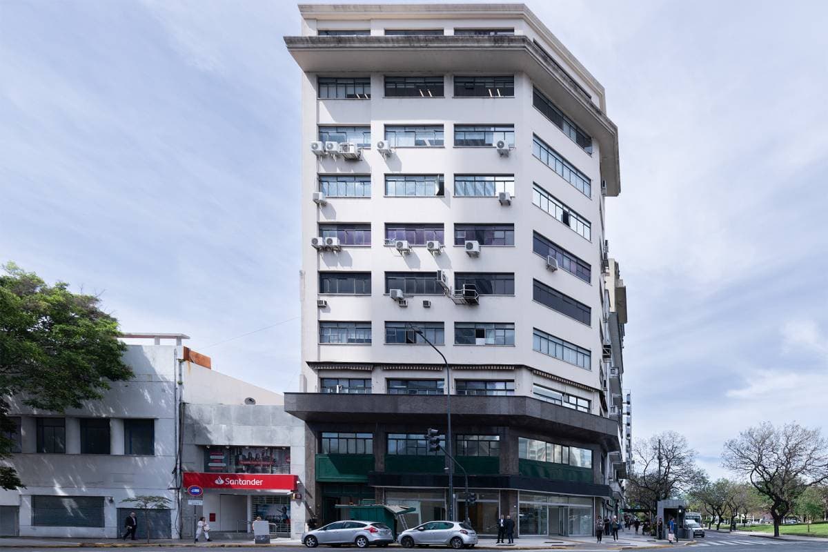 Oficina en venta y en alquiler en la ochava de Av. Belgrano y B. de Irigoyen (Imagen número 1)