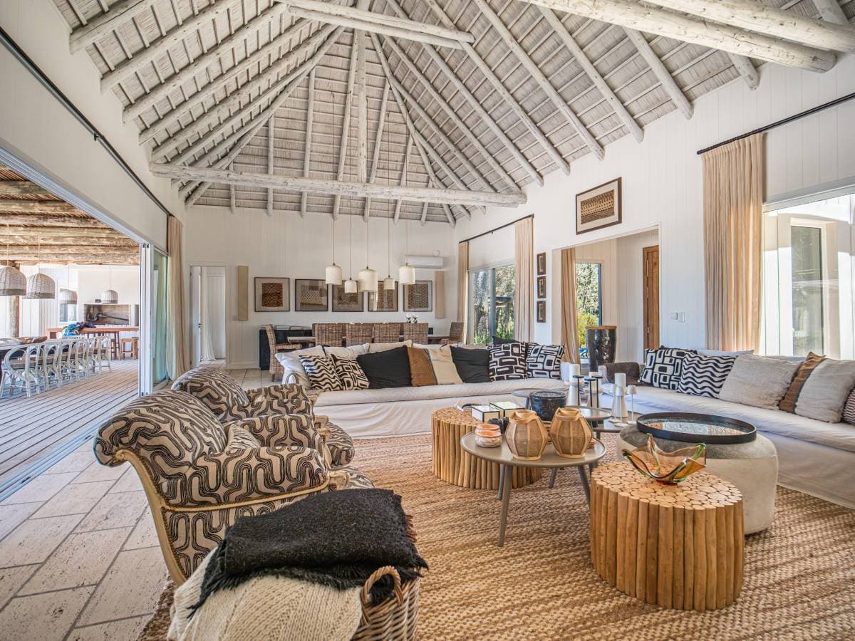 Casa en venta de 5 dormitorios en Laguna Escondida (Imagen número 2)