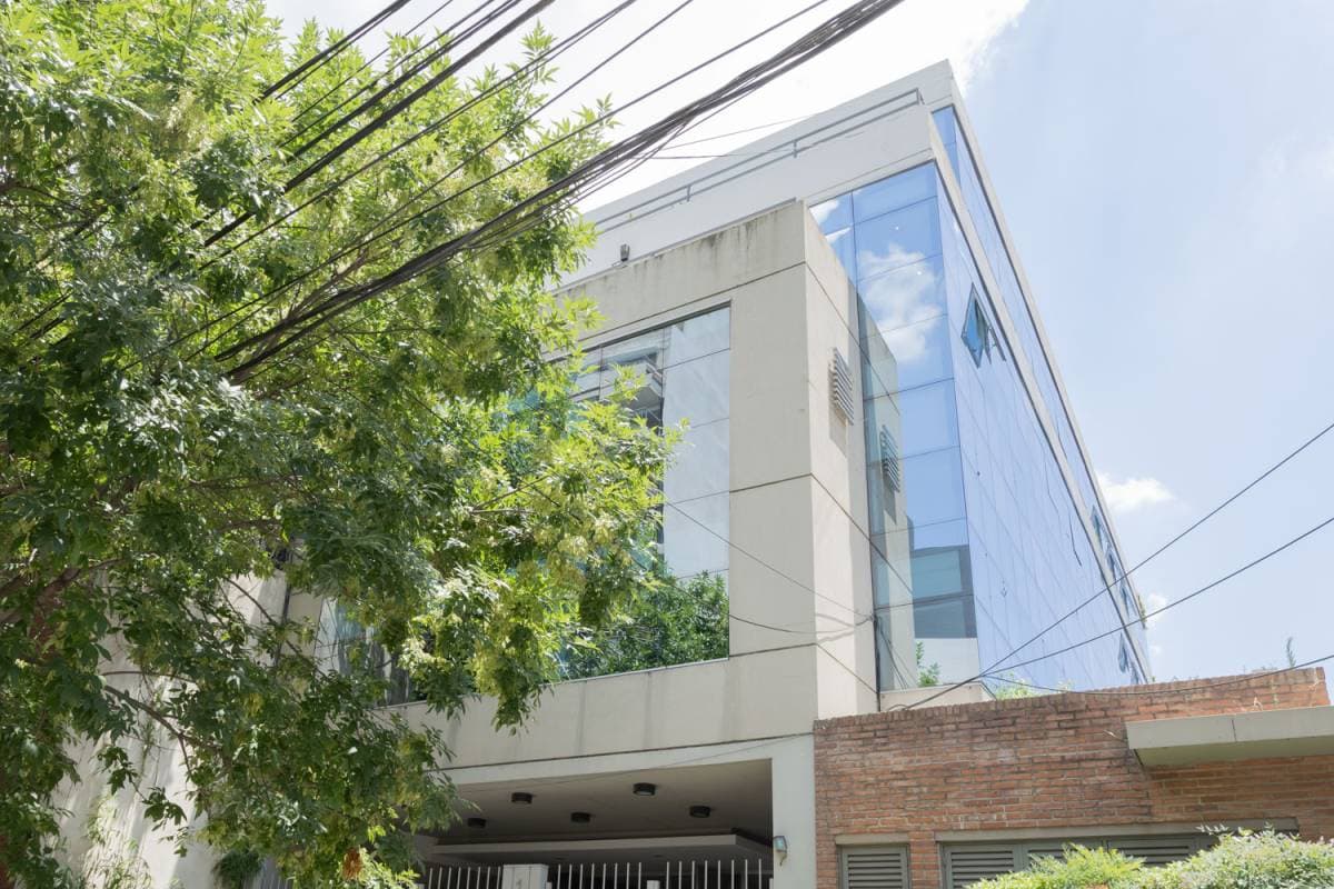 Excelente oficina semi-amoblada en Nuñez (Imagen número 2)