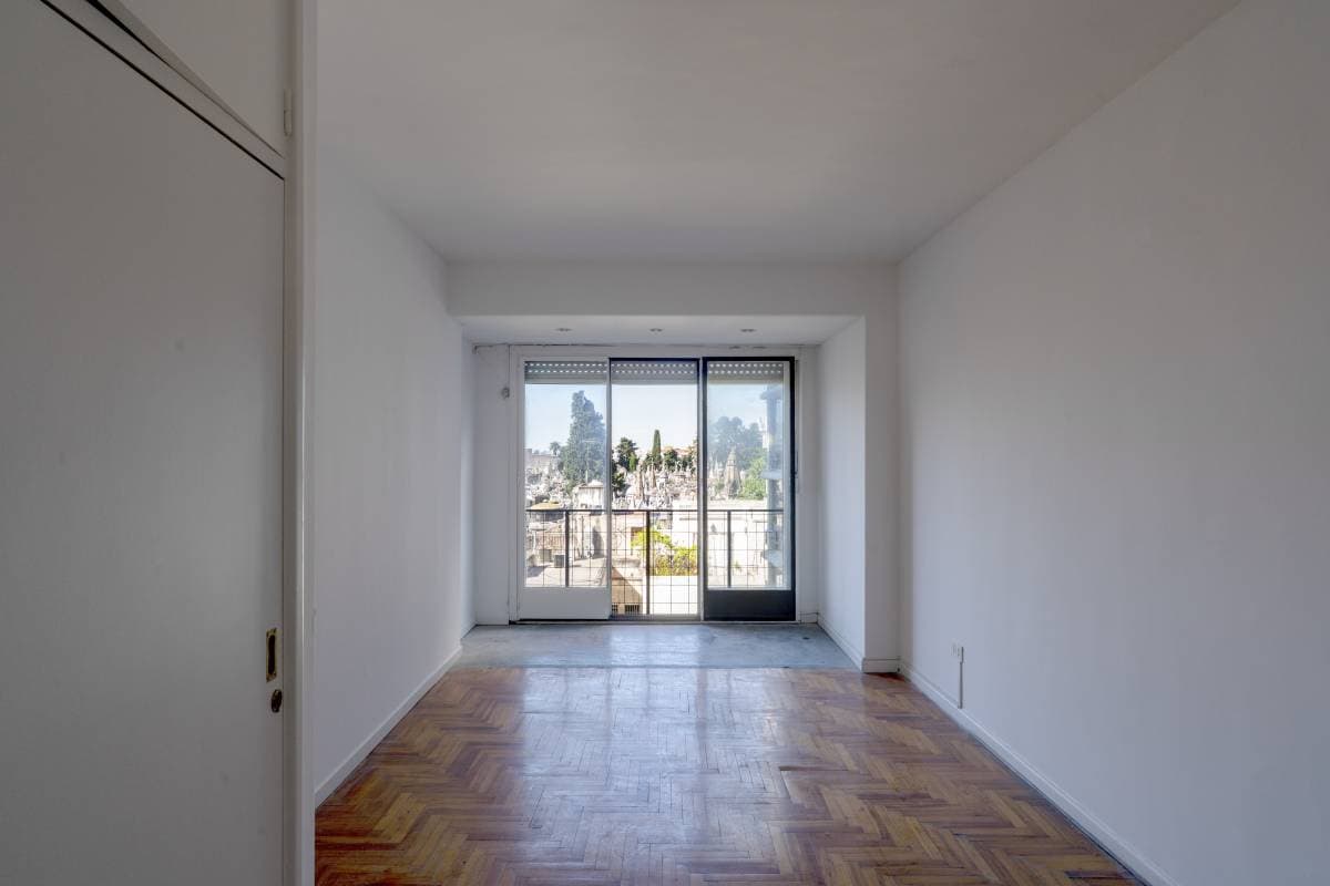 Av. Las Heras y Uriburu (Imagen número 1)