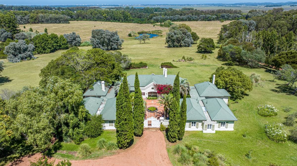 Chacra en venta de 34 ha. en La Barra con casa de 1200 m2 (Imagen número 1)