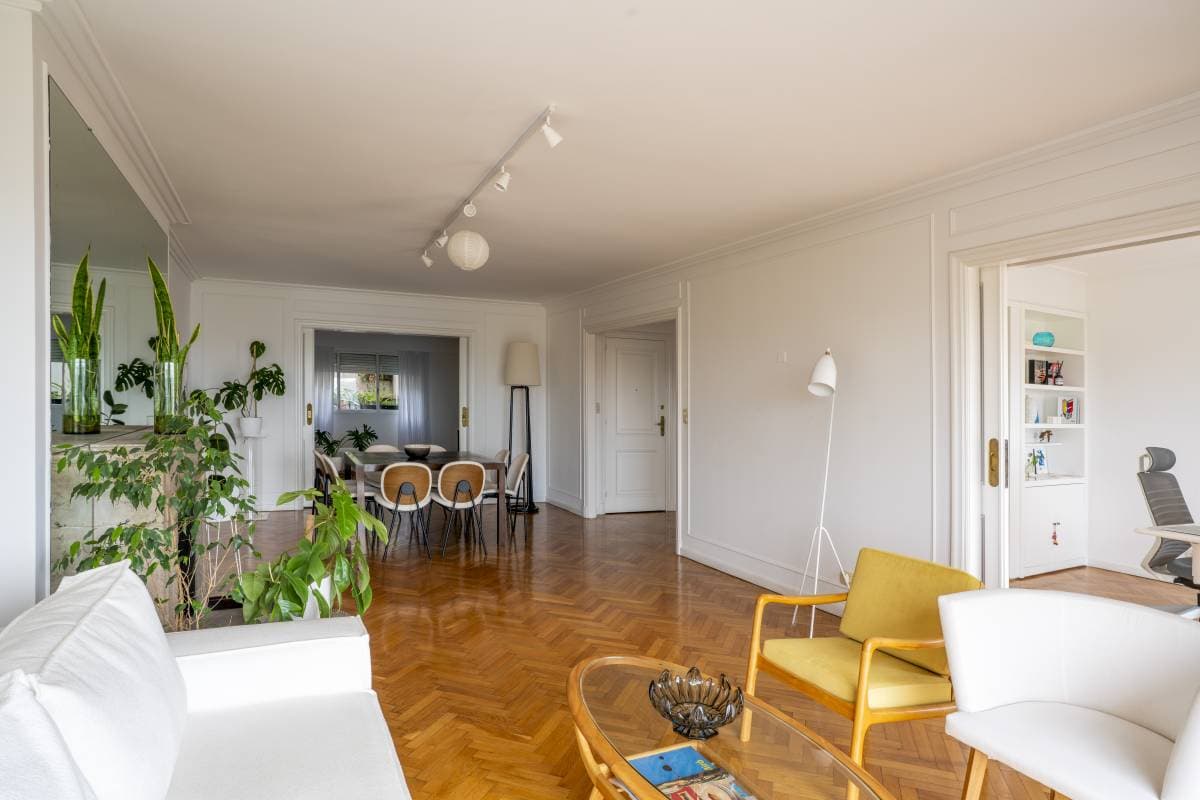 Av. Libertador y Montevideo (Imagen número 1)