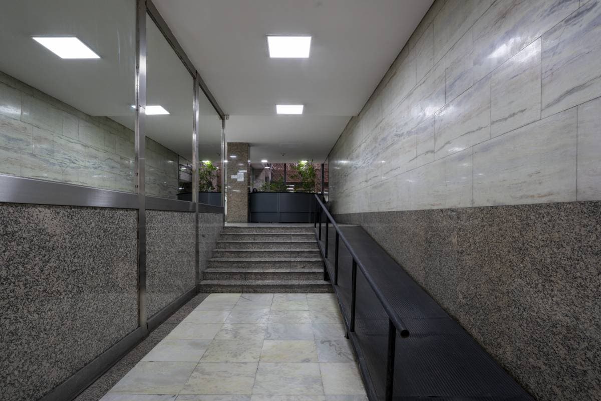 Oficina corporativa en alquiler -  Excelente vista (Imagen número 3)