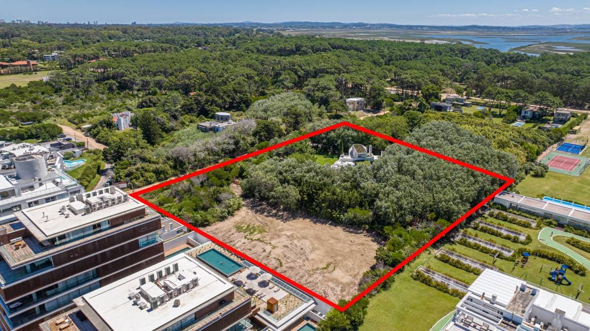Lote en venta de 1 ha. en Rincon del Indio a 1 cuadra del mar (Imagen número 2)