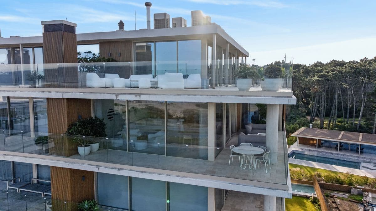Penthouse duplex de 4 suites con vista al mar en venta en edificio MON Brava, Playa Brava, 22 Piso 6, Unidad 601 (Imagen número 3)