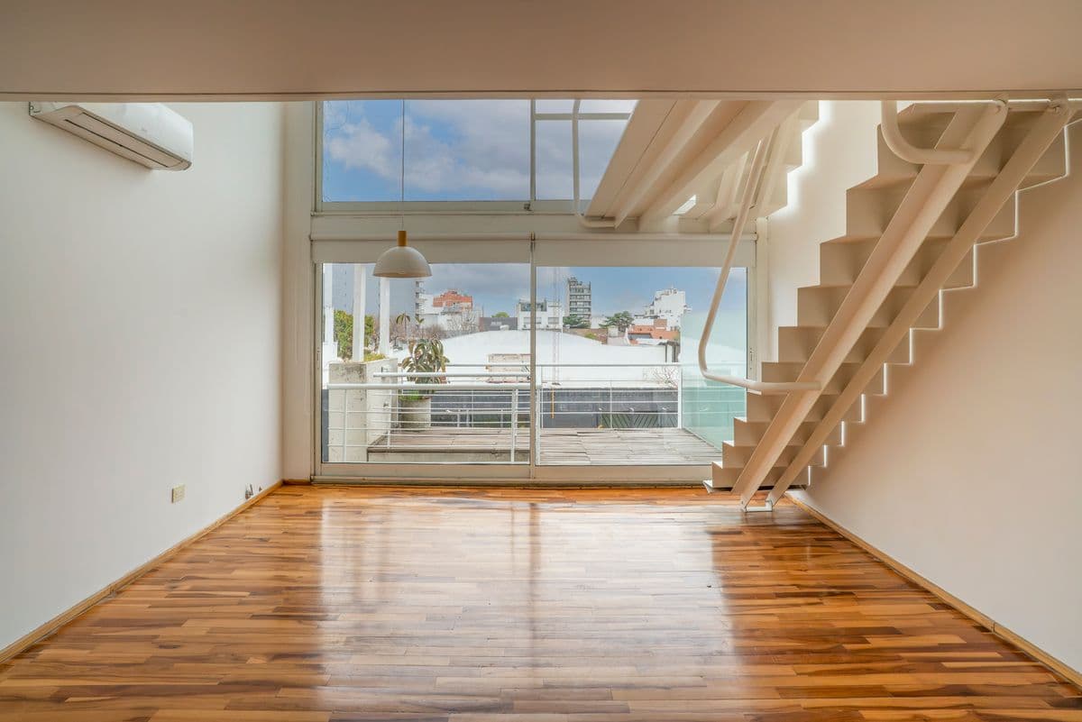 Zapiola y Av. Congreso - Duplex con terraza de uso exclusivo (Imagen número 1)