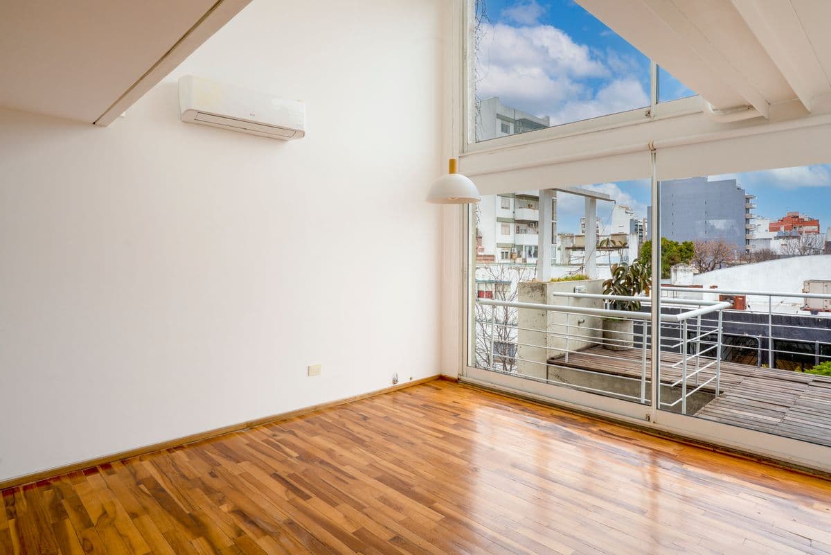Zapiola y Av. Congreso - Duplex con terraza de uso exclusivo (Imagen número 3)