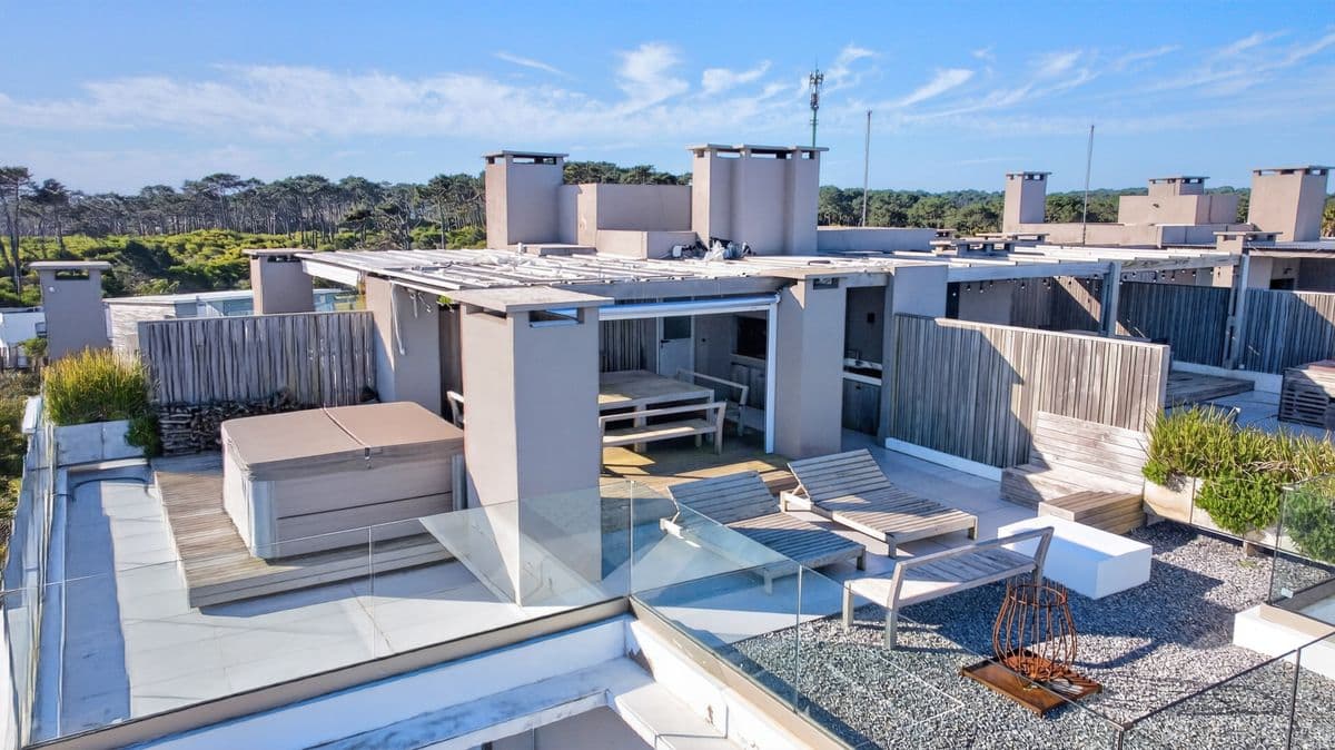 Penthouse duplex con vista al mar de 3 suites con terraza privada en alquiler en Moorea 2, Manantiales (Imagen número 3)