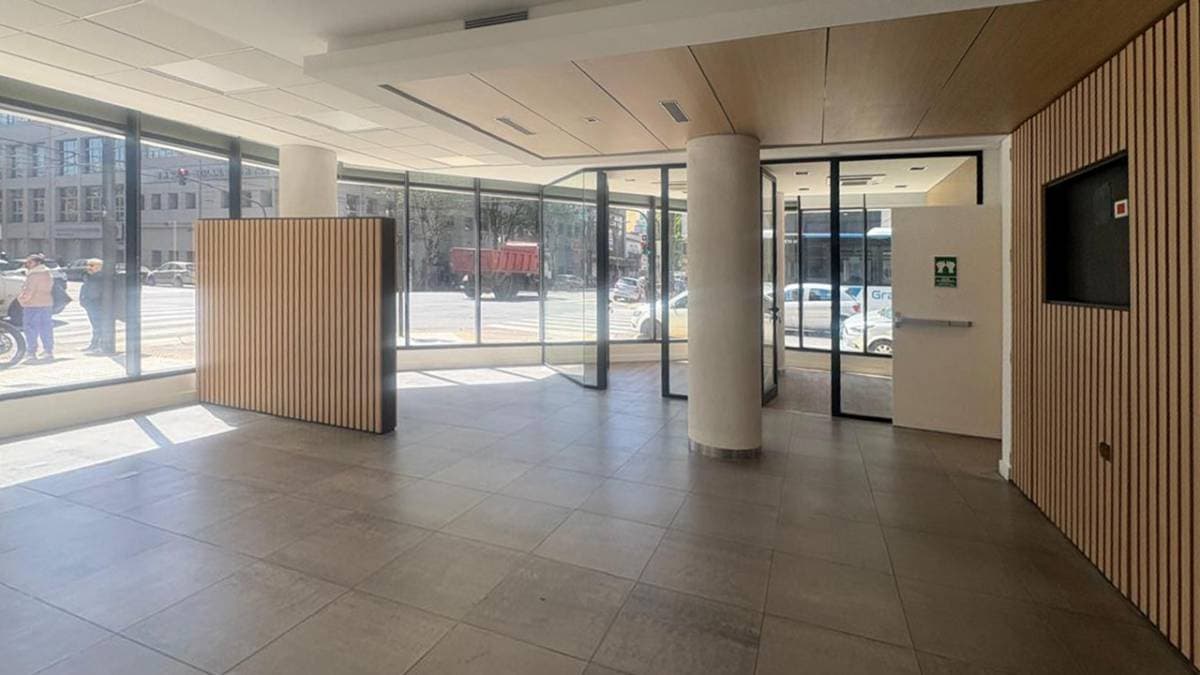 Local Corporativo en Esquina sobre Av. Caseros (Distrito Tecnológico) (Imagen número 3)