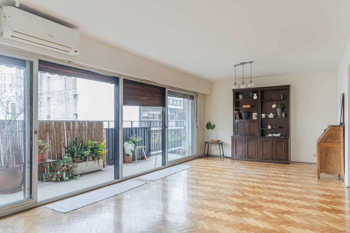 Uruguay y Juncal (Imagen número 1)