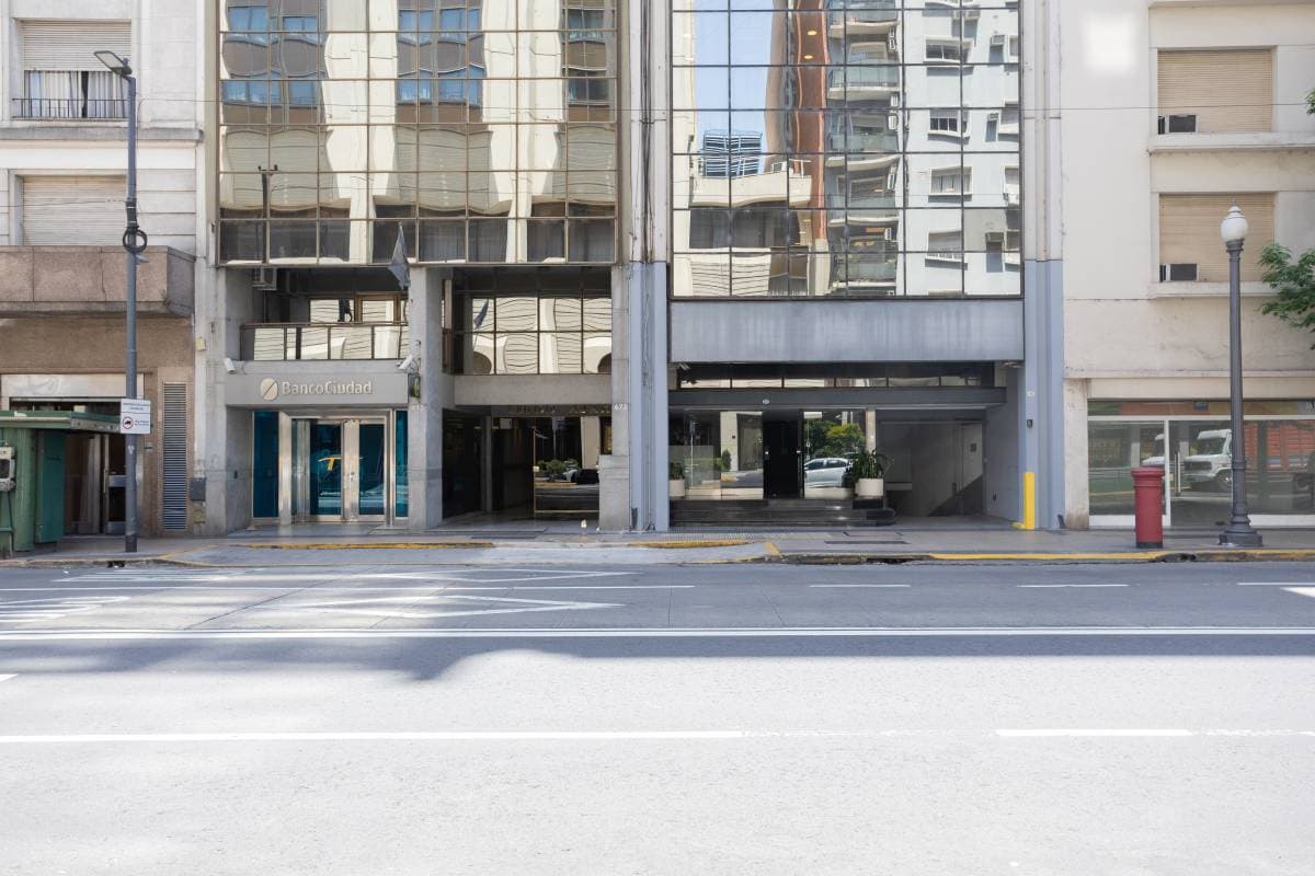 Oficina comercial en alquiler - Av Cordoba 673 (Imagen número 2)