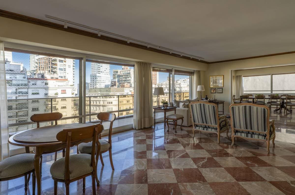 Av. del Libertador y San Martín De Tours (Imagen número 1)