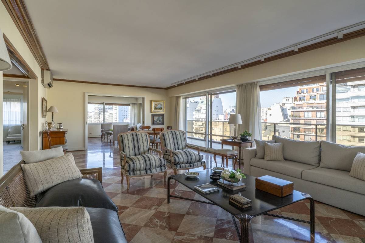 Av. del Libertador y San Martín De Tours (Imagen número 2)