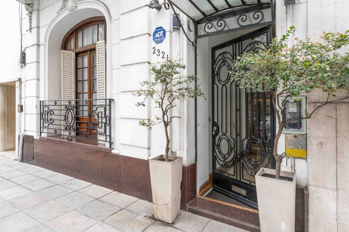 ALQUILER PETIT HOTEL EN RECOLETA - IDEAL CLINICA MEDICA (Imagen número 2)