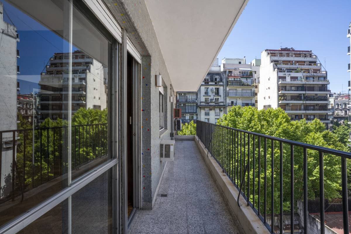 Uriburu y Av. Santa Fe (Imagen número 3)