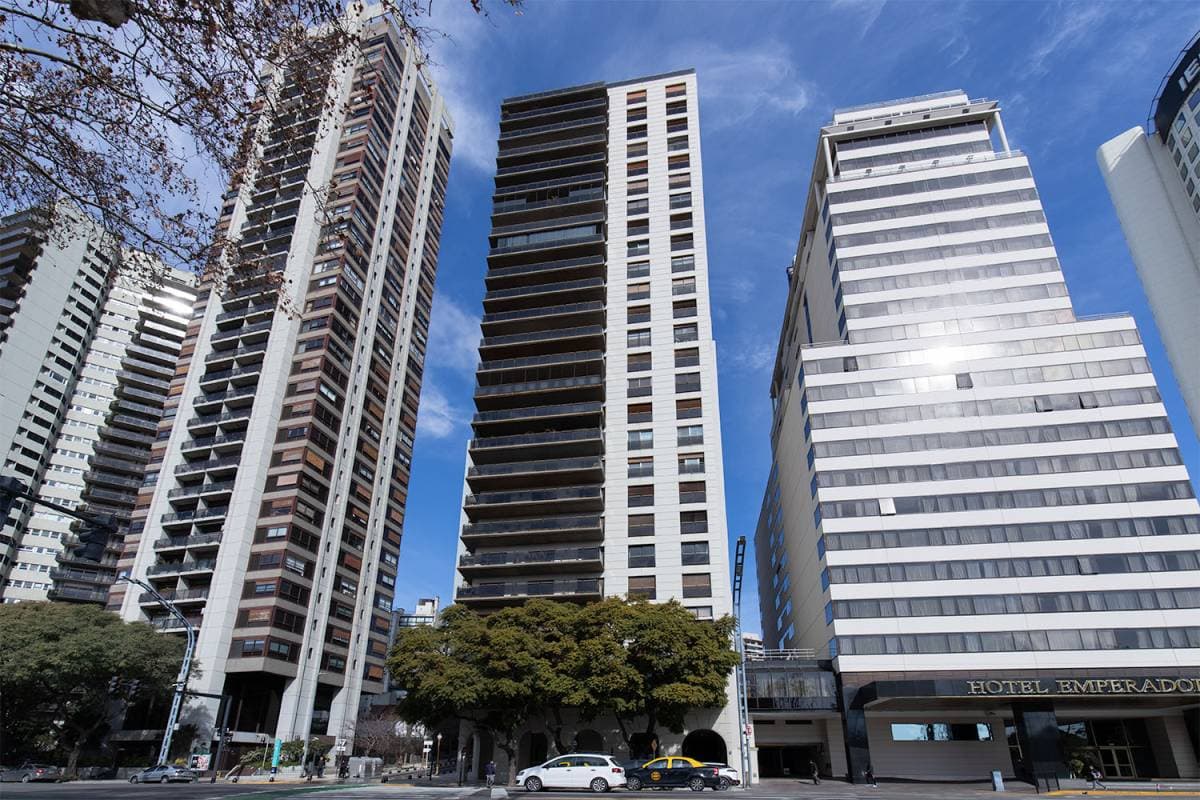 Av. del Libertador y Suipacha (Imagen número 2)