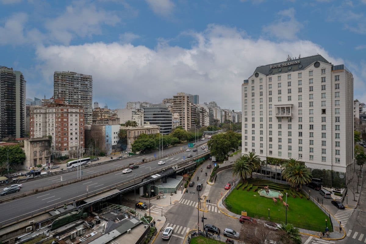 Cerrito y Av. Libertador (Imagen número 2)