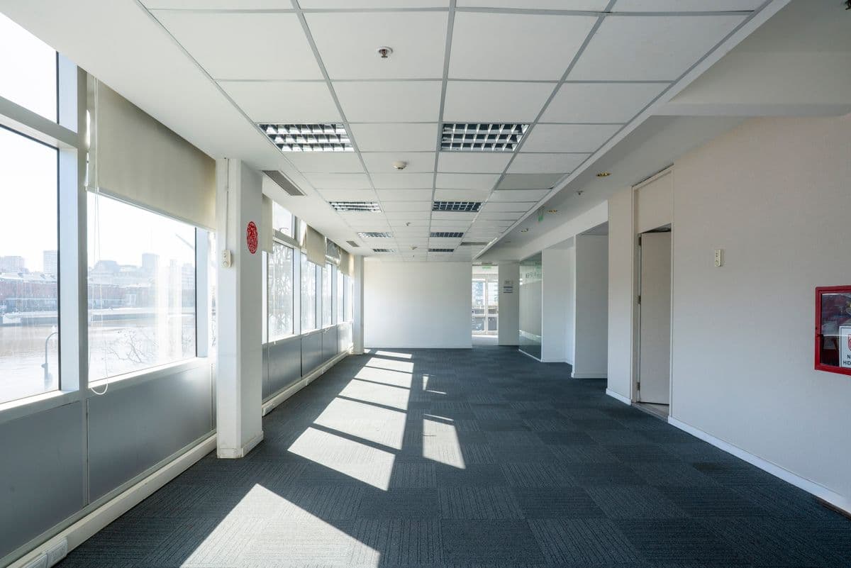 Exclusiva Oficina Corporativa en Alquiler – Porteño Plaza III, Puerto Madero (Imagen número 1)